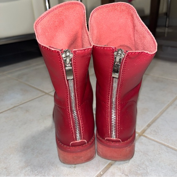 Vintage looking slouchy red leather boots - Picture 10 of 10
